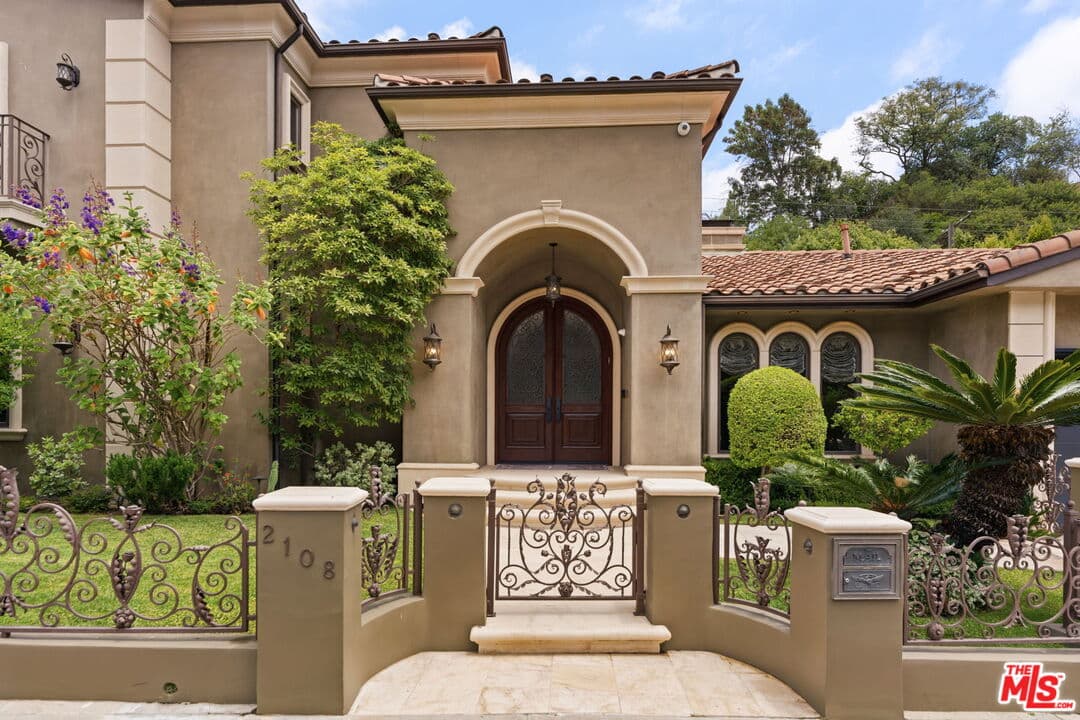 6BR House in Beverly Hills — $18,495/mo