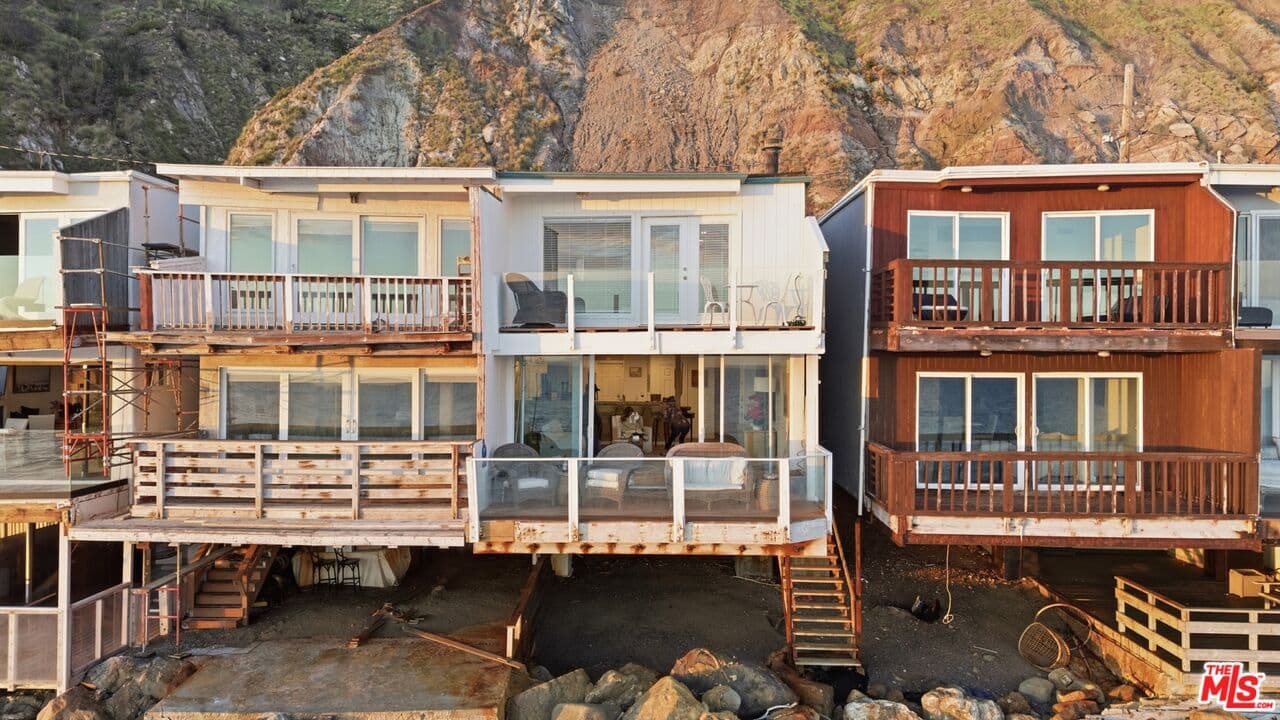 3 bd, 3 ba House in Malibu, CA — $12,500/mo — photo 2