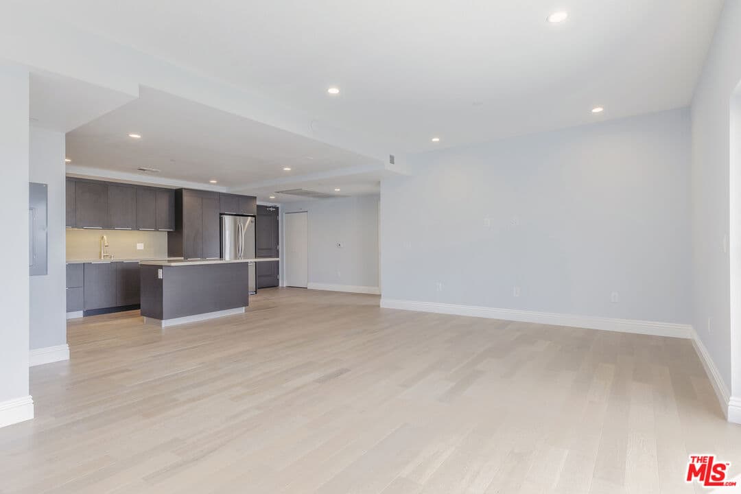 2 bd, 2 ba Condo in Los Angeles, CA — $3,495/mo — photo 2
