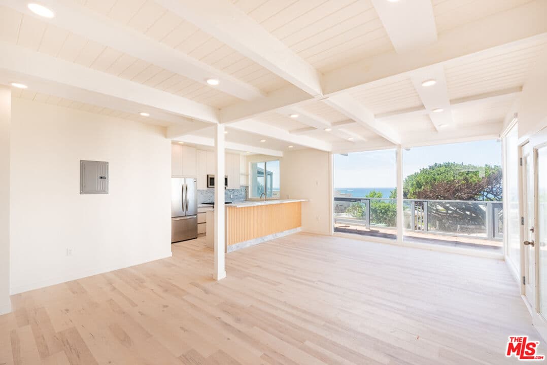 2BR Apartment in Malibu β $8,500/mo