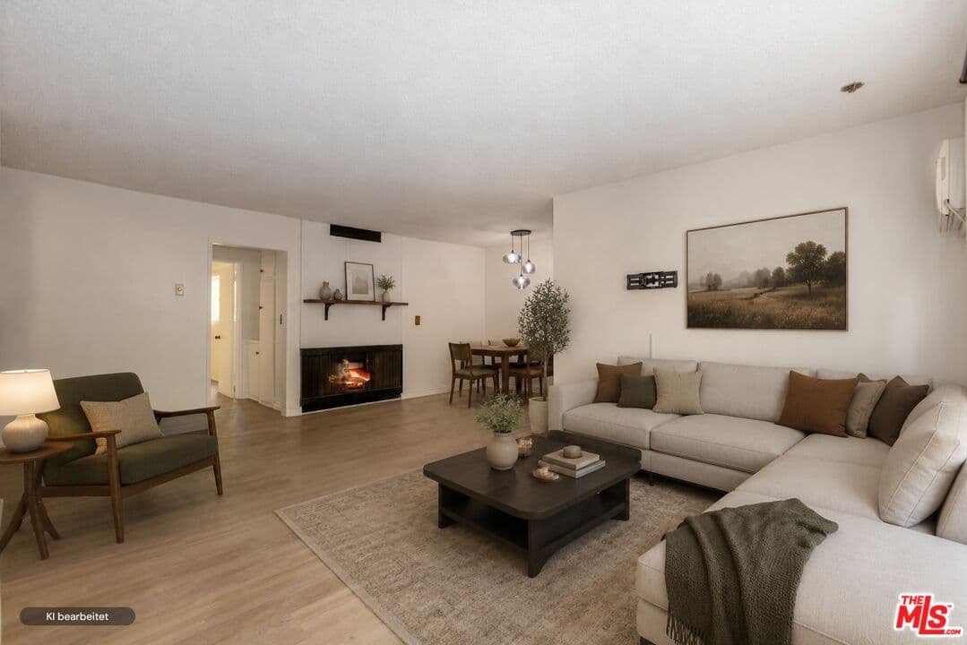 1 bd, 1 ba Apartment in West Los Angeles, CA — $2,395/mo — photo 2