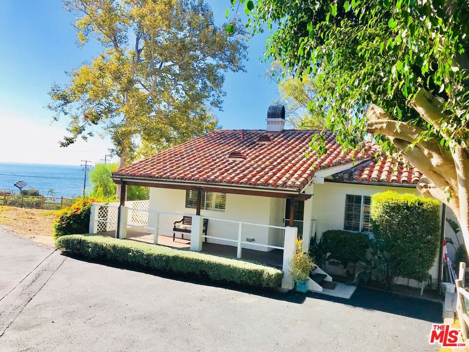 2 bd, 2 ba House in Malibu, CA — $7,995/mo — photo 1