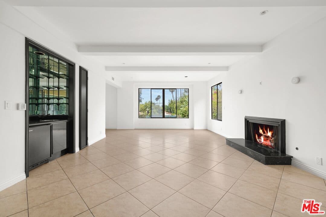 4 bd, 4 ba House in Beverly Hills, CA — $24,000/mo — photo 2