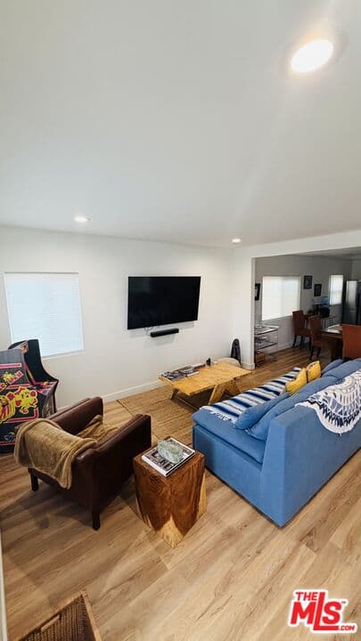 2 bd, 1 ba House in Los Angeles, CA — $3,750/mo — photo 2