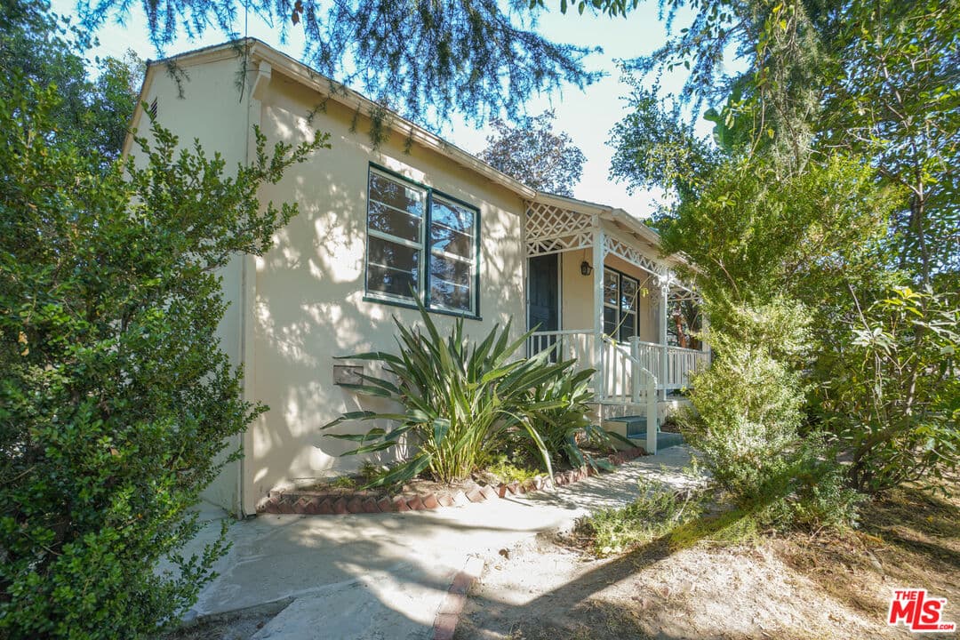 1 bd, 1 ba House in Sherman Oaks, CA — $3,000/mo — photo 2