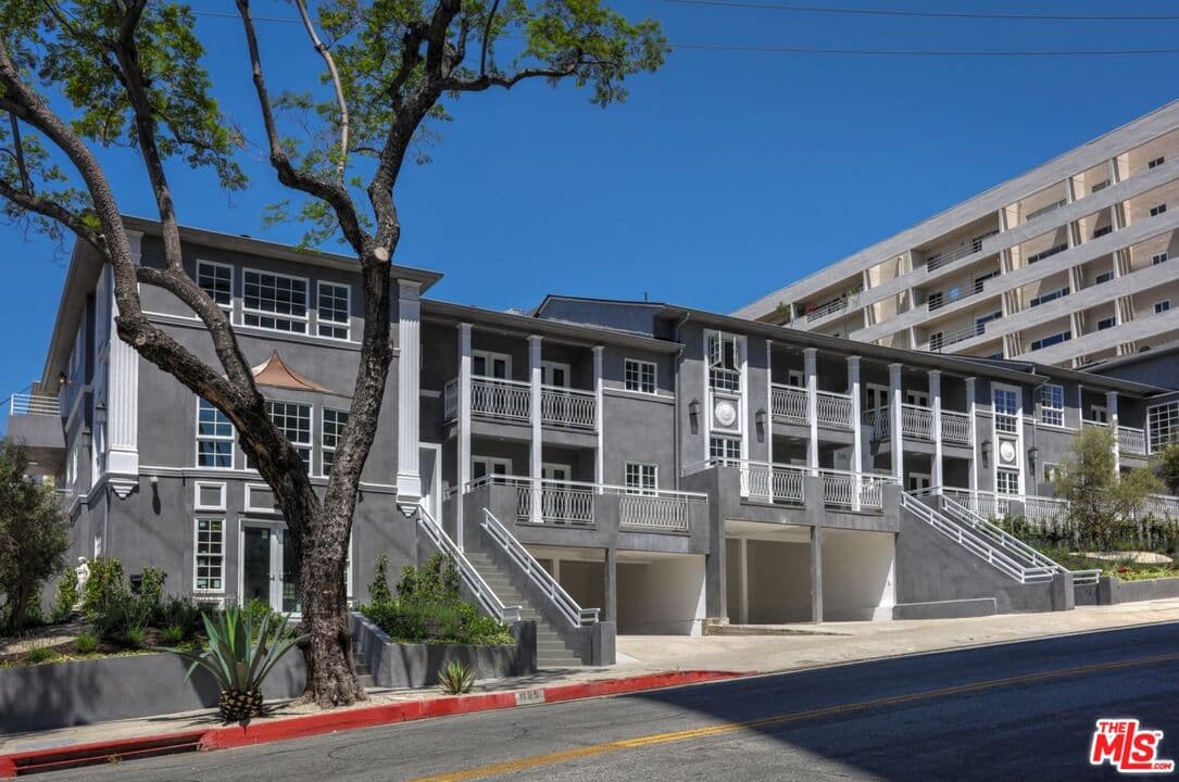 Studio, 1 ba Apartment in West Hollywood, CA — $2,795/mo — photo 1