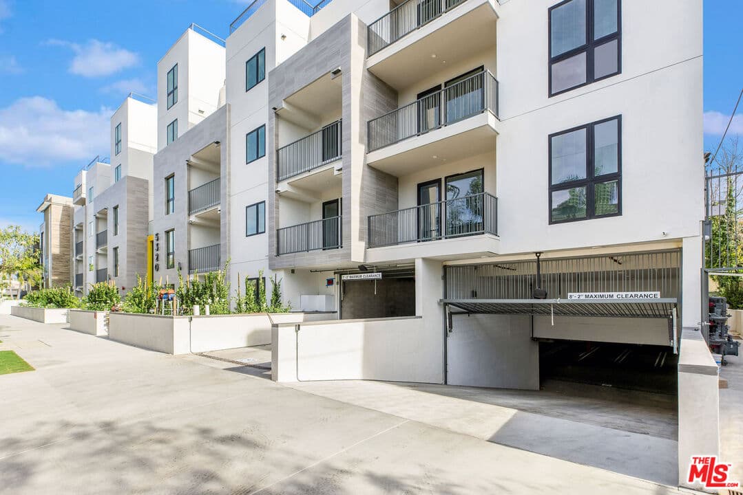 2 bd, 2 ba Apartment in North Hollywood, CA — $3,745/mo — photo 1