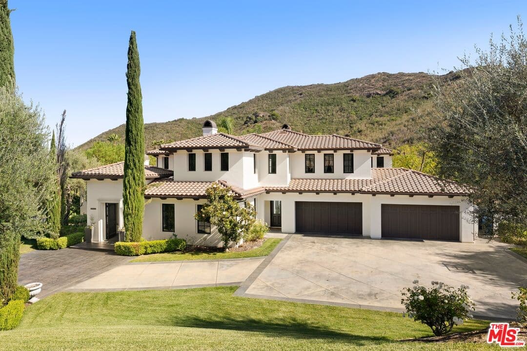 6 bd, 6 ba House in Agoura Hills, CA — $40,000/mo — photo 2