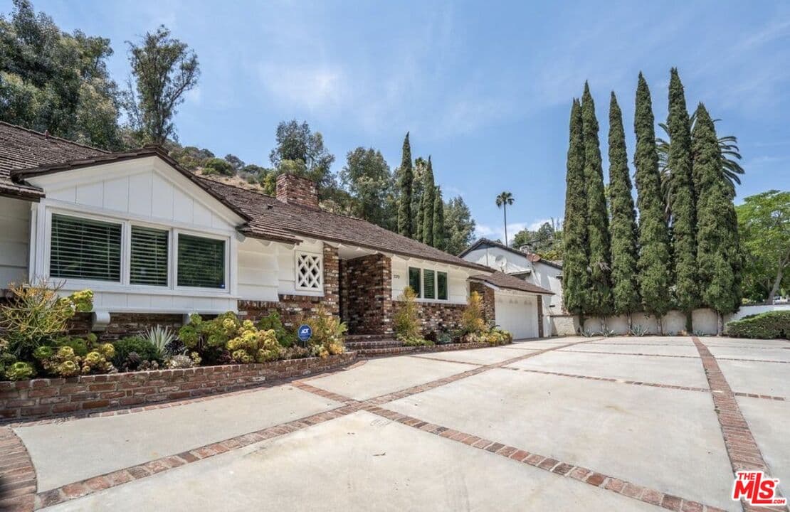 3 bd, 3 ba House in Beverly Hills, CA — $7,500/mo — photo 1