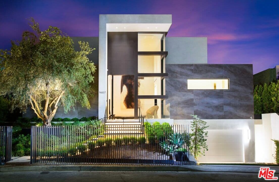 7 bd, 10 ba House in Beverly Hills, CA — $95,000/mo — photo 1