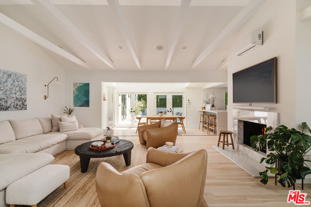 5 bd, 5 ba House in Santa Monica, CA — $39,500/mo — photo 1