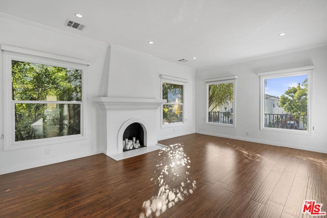 3BR Townhouse in Los Angeles β $4,650/mo