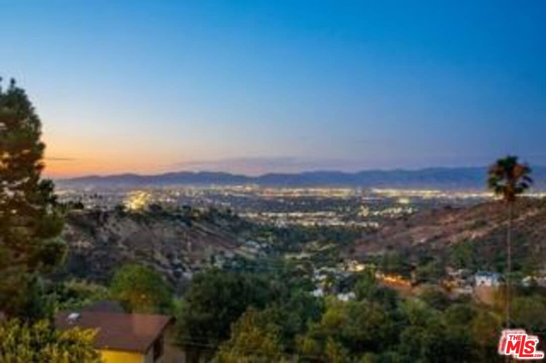 5 bd, 8 ba House in Los Angeles, CA — $17,000/mo — photo 1