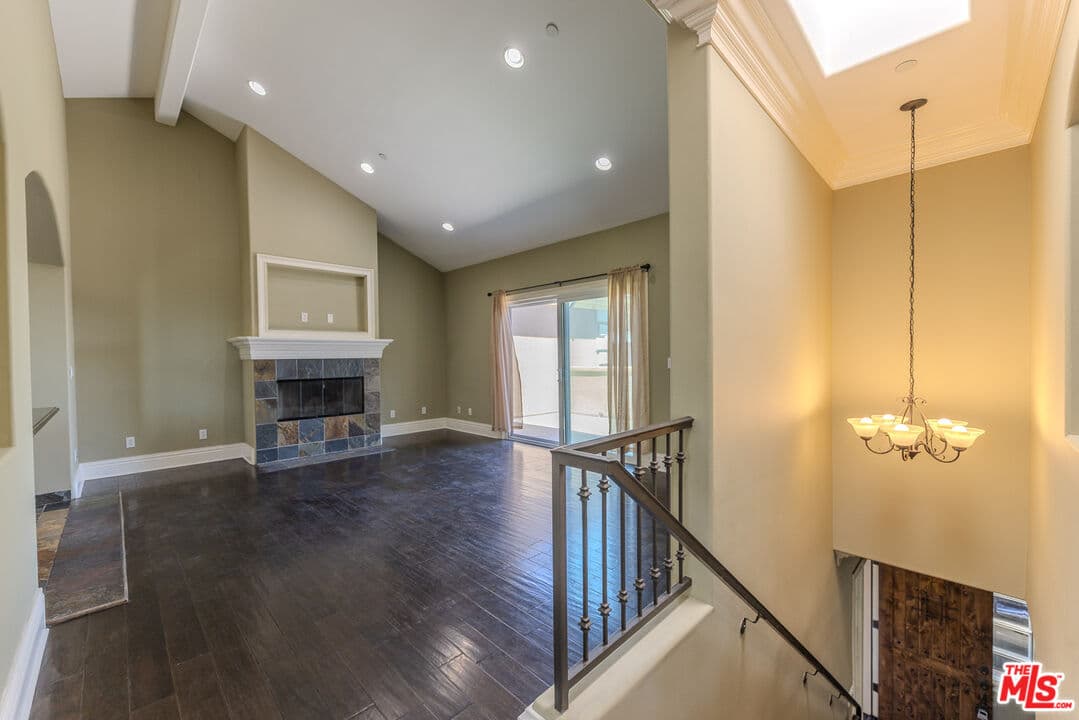 4 bd, 3 ba Condo in Redondo Beach, CA — $5,725/mo — photo 2