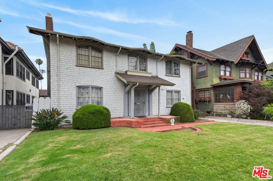 4 bd, 3 ba House in Los Angeles, CA — $6,000/mo — photo 2