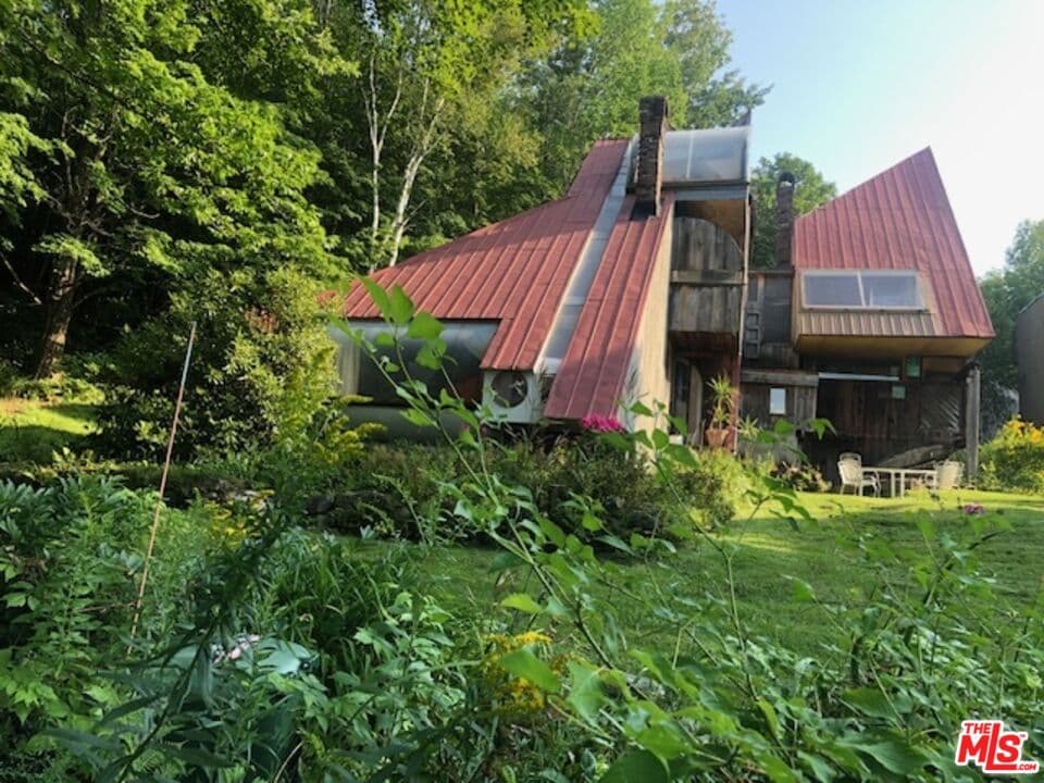 4 bd, 3 ba House in Other, VT — $3,250/mo — photo 2