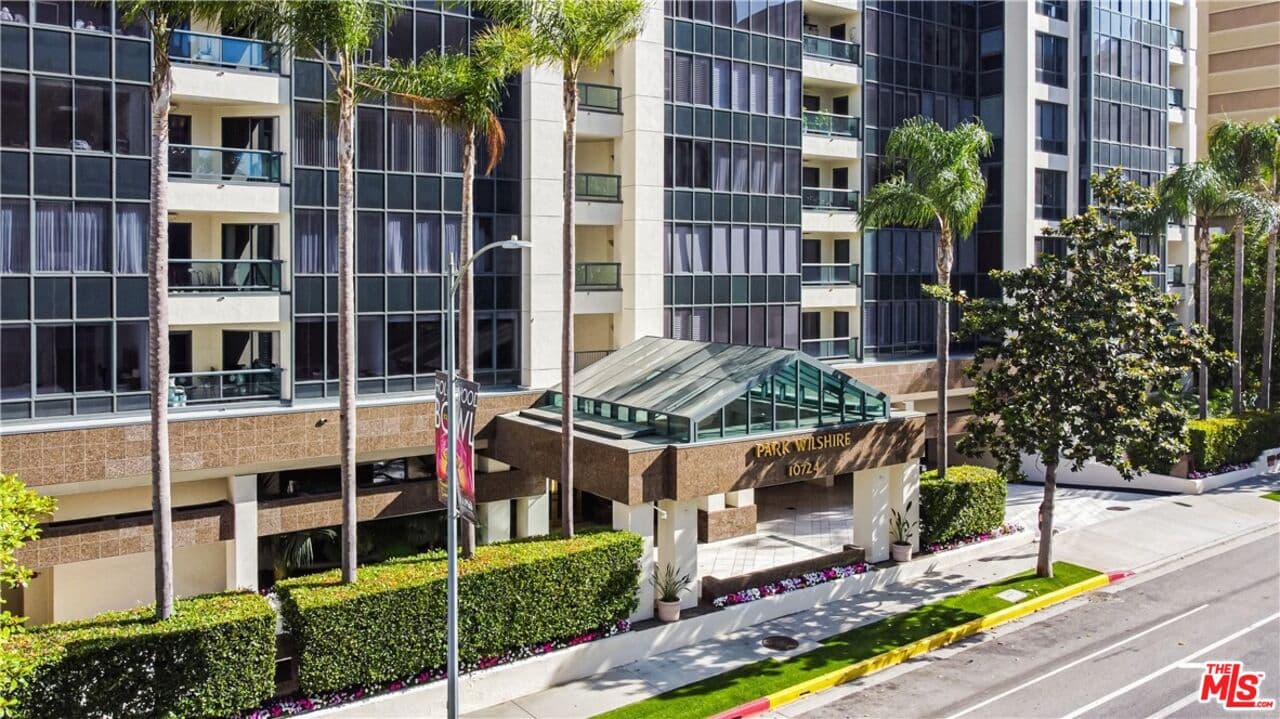 3 bd, 4 ba Condo in Los Angeles, CA — $17,995/mo — photo 1