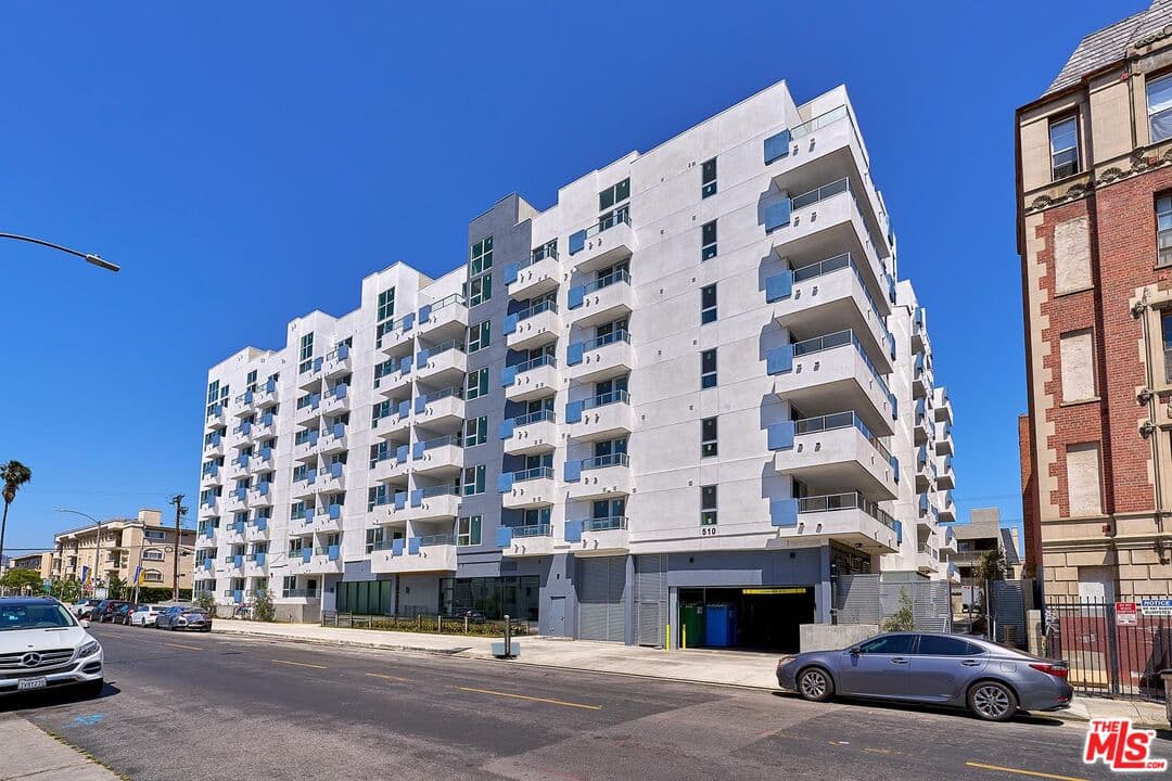 2 bd, 2 ba Townhouse in Los Angeles, CA — $3,950/mo — photo 1