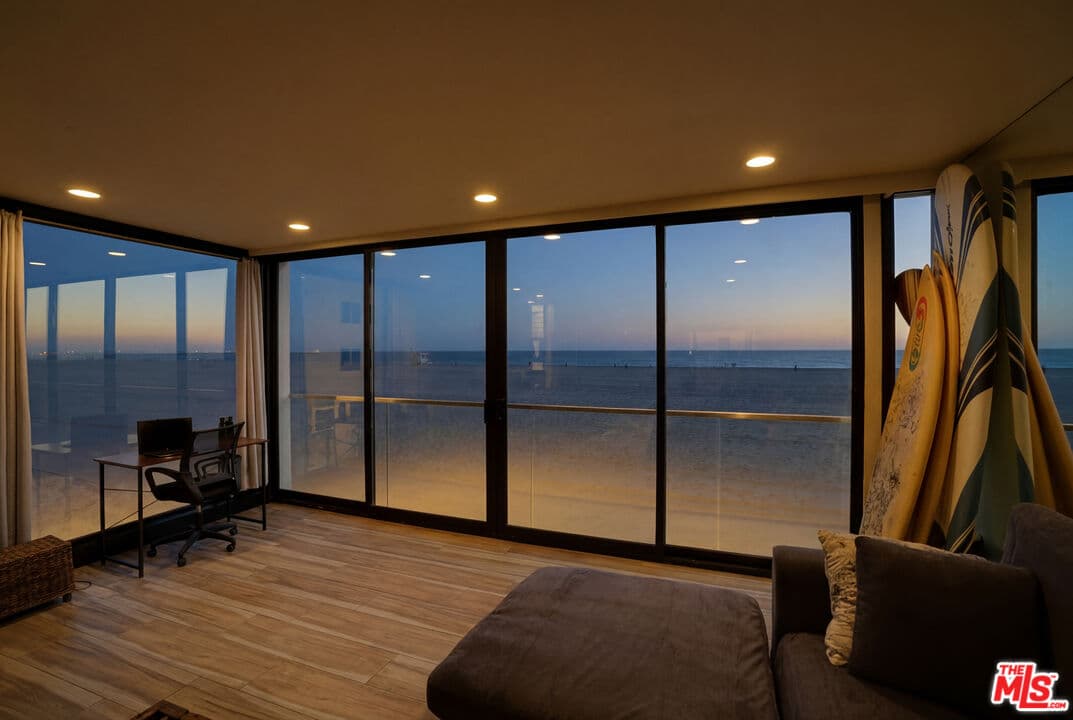 2 bd, 2 ba Condo in Marina Del Rey, CA — $10,000/mo — photo 2