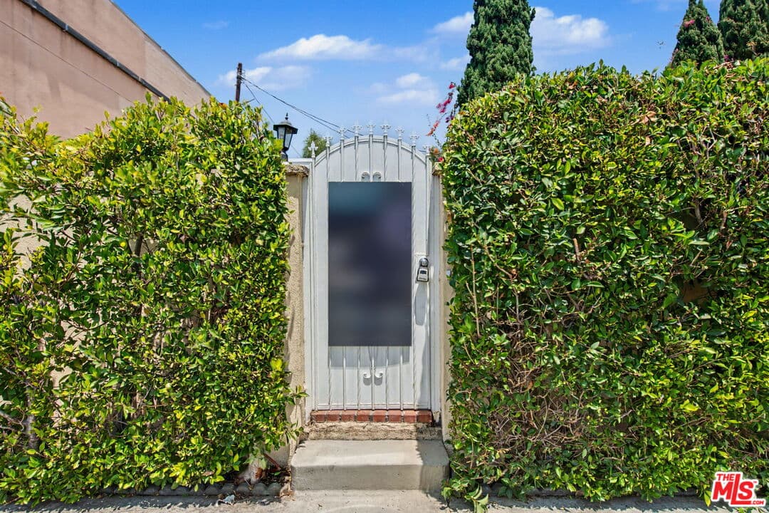 1BR House in Los Angeles — $2,395/mo