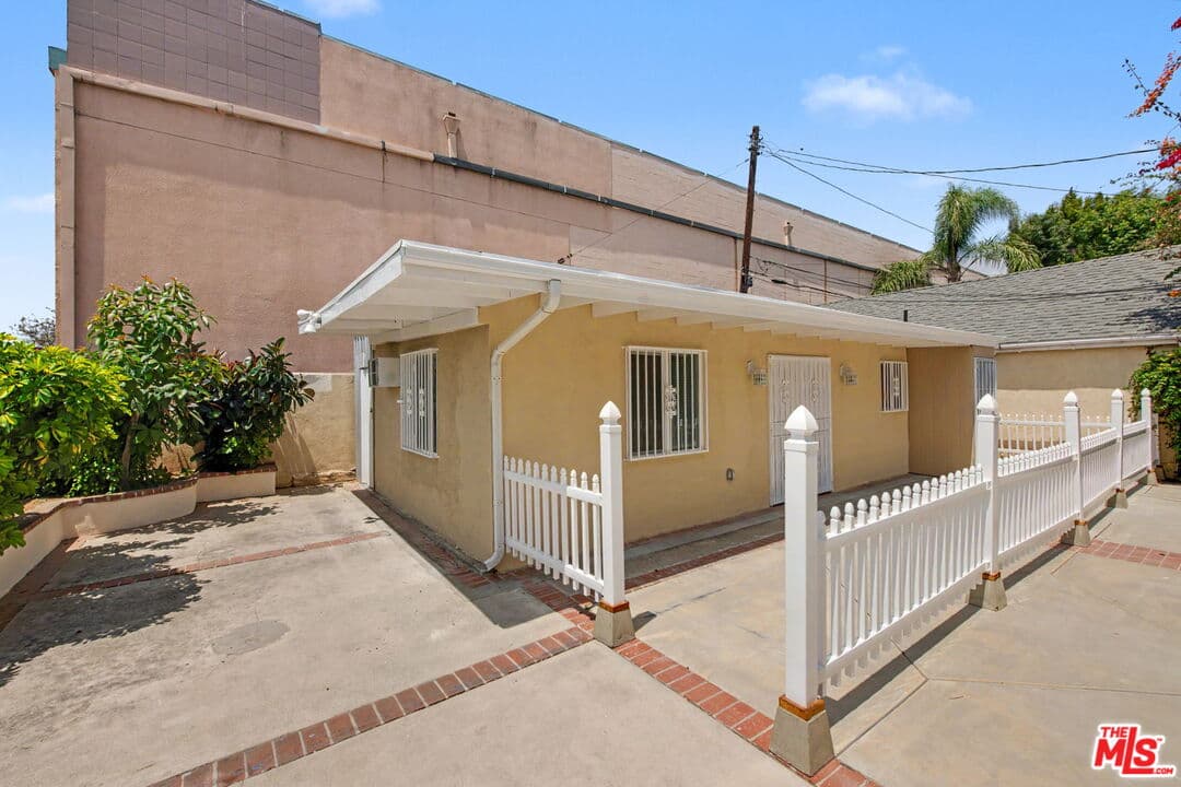 1 bd, 1 ba House in Los Angeles, CA — $2,395/mo — photo 2