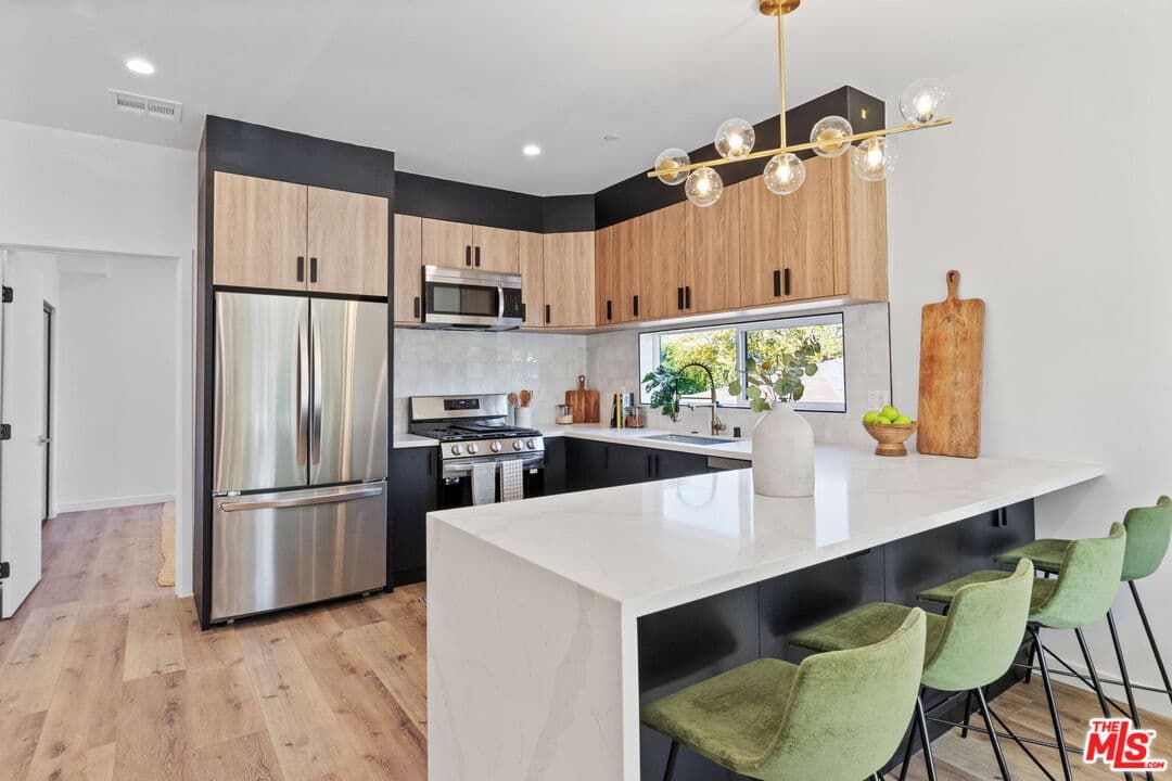 4 bd, 5 ba Townhouse in North Hollywood, CA — $5,000/mo — photo 1