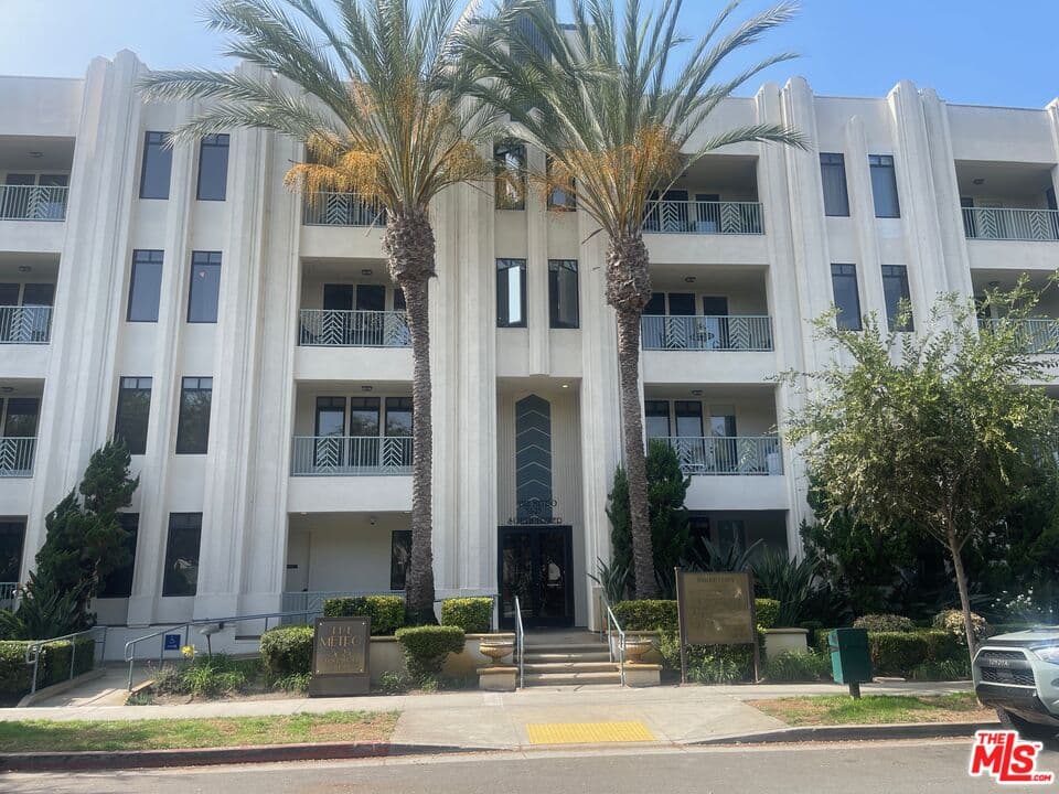 2 bd, 2 ba Condo in Playa Vista, CA — $5,800/mo — photo 1