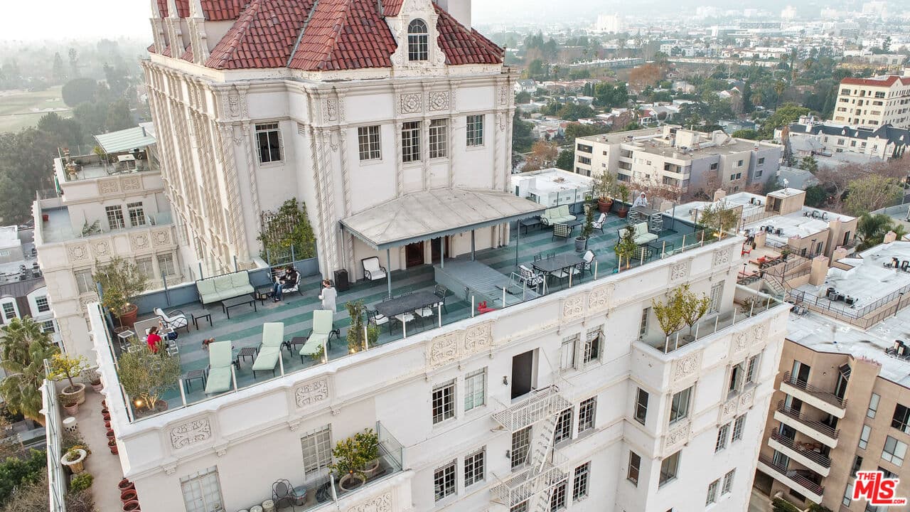 1 bd, 1 ba Apartment in Los Angeles, CA — $4,850/mo — photo 1