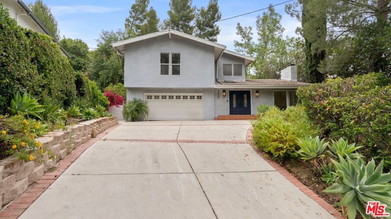 4 bd, 3 ba House in Woodland Hills, CA — $7,599/mo — photo 1