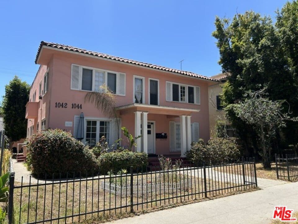 2 bd, 1 ba Apartment in Santa Monica, CA — $2,750/mo — photo 1
