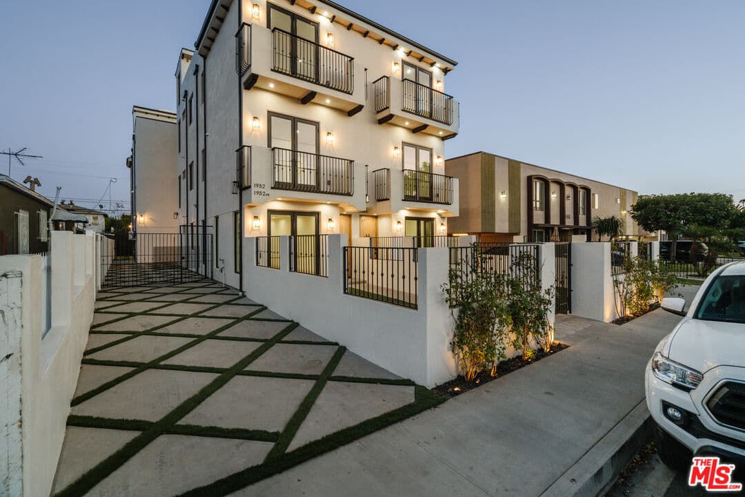 5BR Townhouse in Los Angeles β $7,595/mo