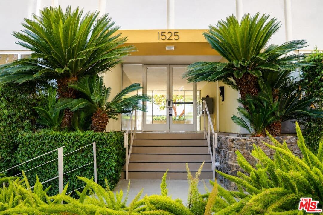 2 bd, 2 ba Condo in Los Angeles, CA — $3,900/mo — photo 1