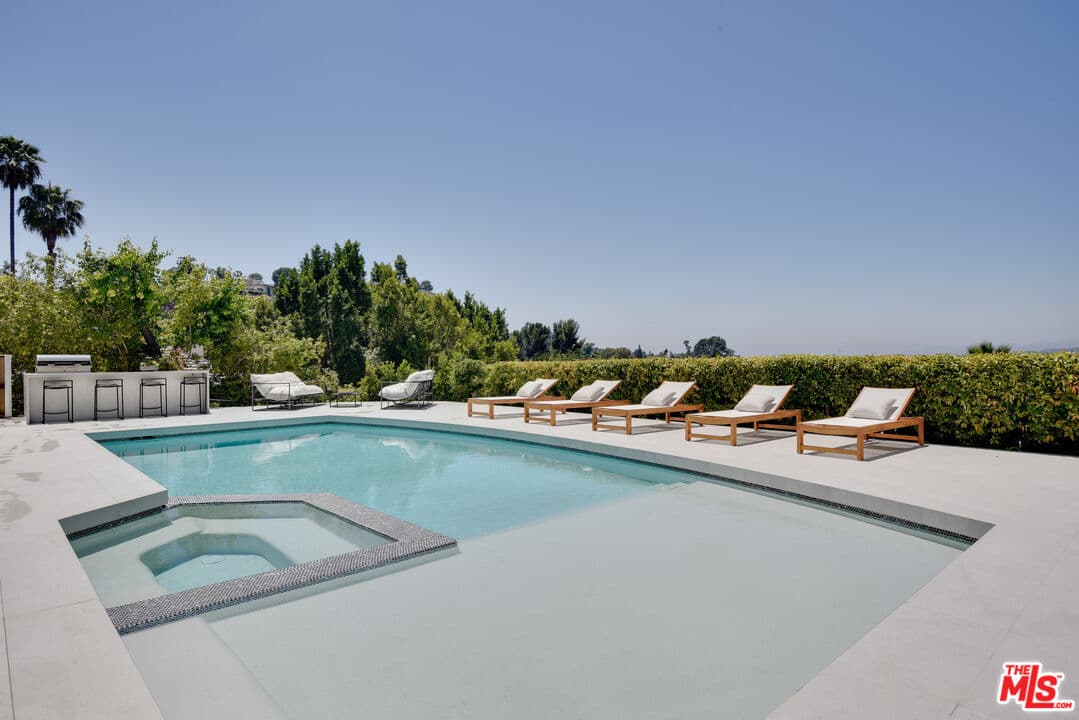5 bd, 5 ba House in Beverly Hills, CA — $60,000/mo — photo 1