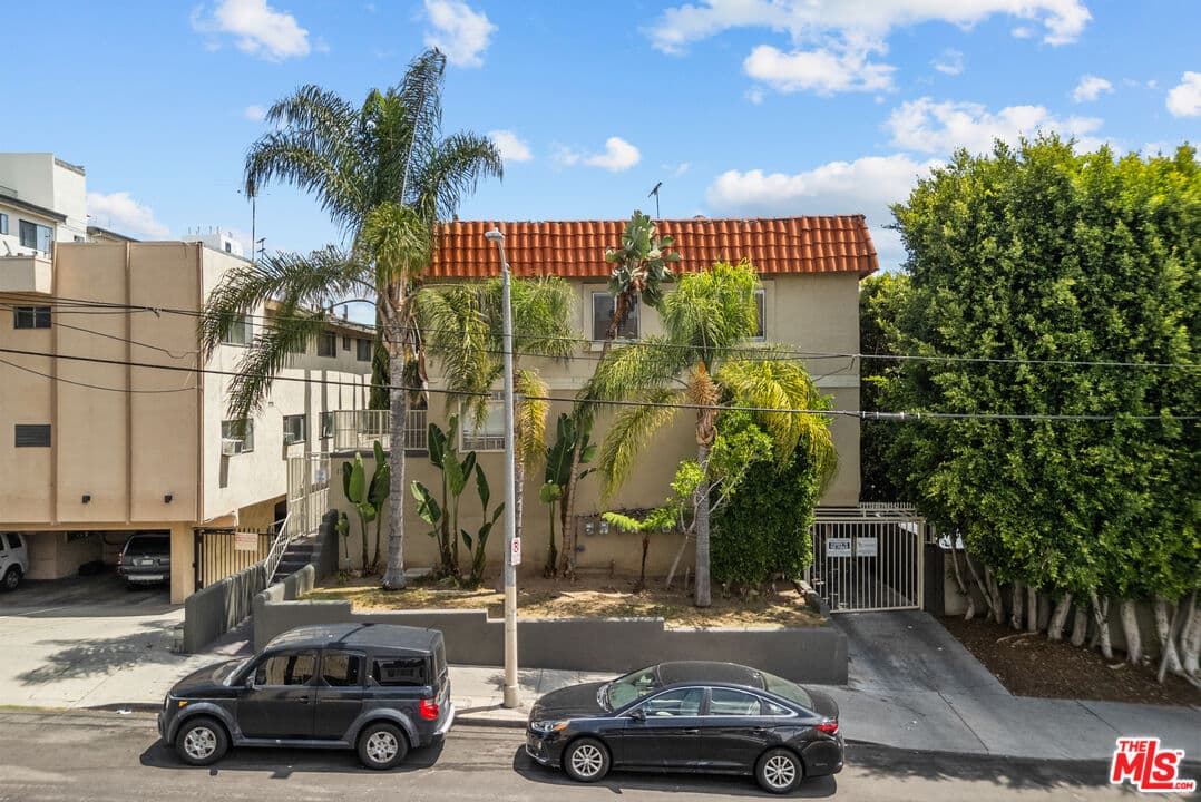 2 bd, 2 ba Apartment in Los Angeles, CA — $2,045/mo — photo 1