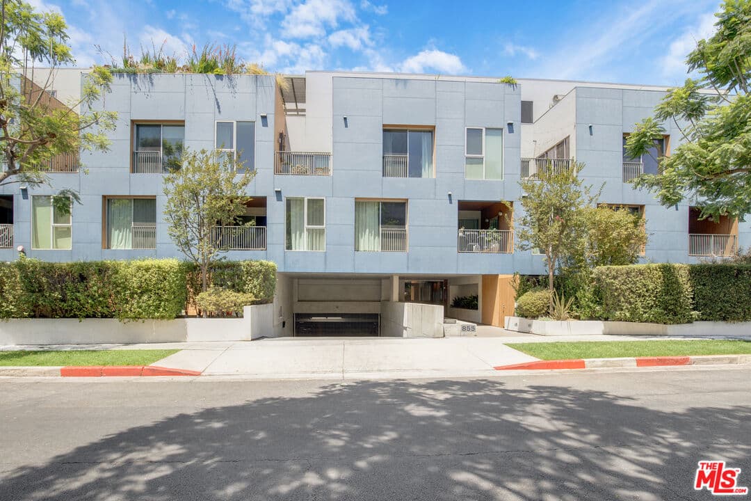 2 bd, 4 ba Condo in West Hollywood, CA — $8,500/mo — photo 2