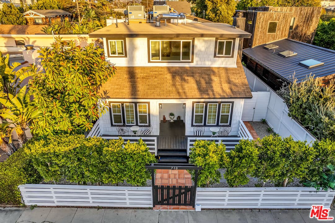 3 bd, 2 ba Townhouse in Los Angeles, CA — $8,240/mo — photo 1