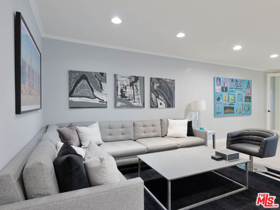 2 bd, 2 ba Condo in West Hollywood, CA — $6,750/mo — photo 2
