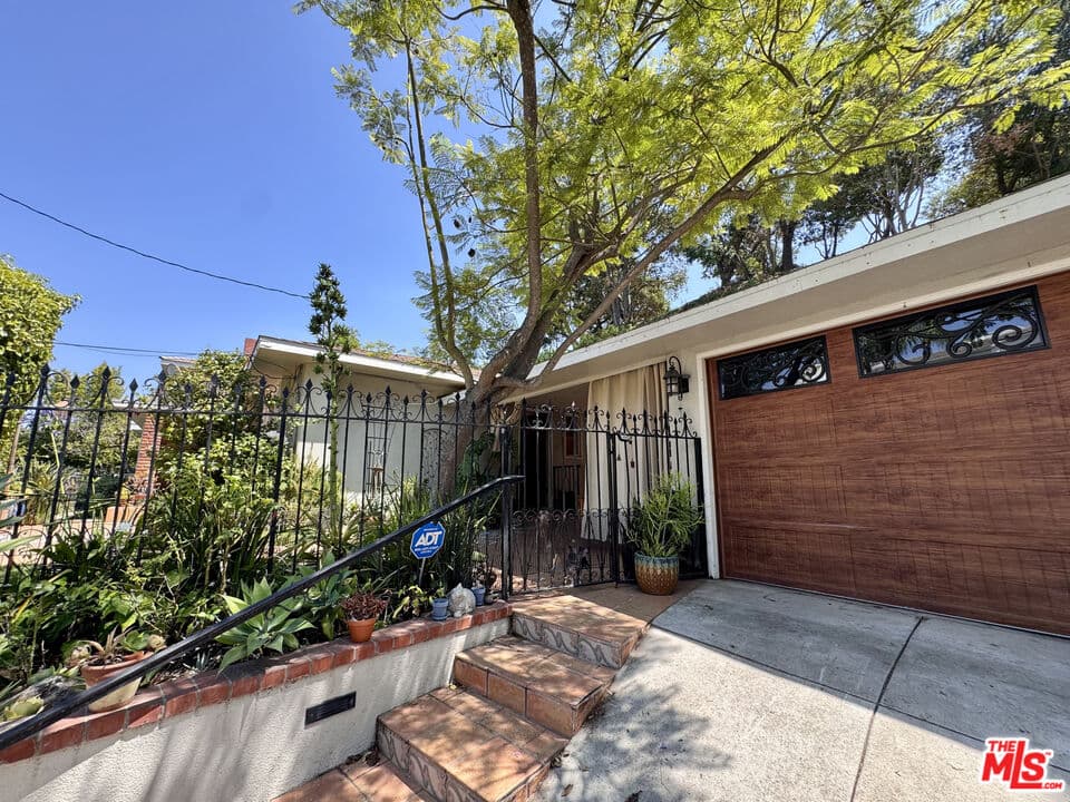 1 bd, 1 ba House in Los Angeles, CA — $3,000/mo — photo 2