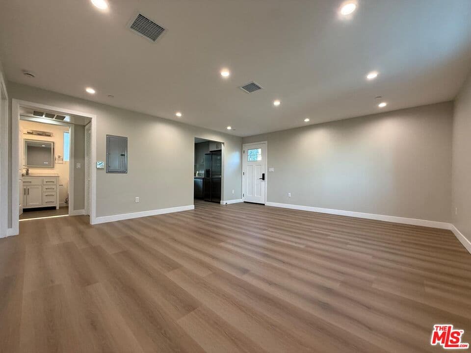 2 bd, 2 ba House in North Hollywood, CA — $2,790/mo — photo 1