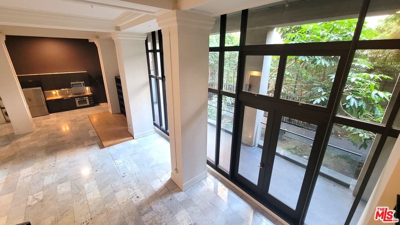 2 bd, 2 ba Condo in Los Angeles, CA — $4,500/mo — photo 2