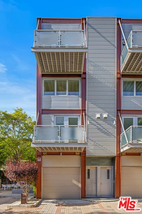 2 bd, 3 ba Condo in Los Angeles, CA — $6,000/mo — photo 1