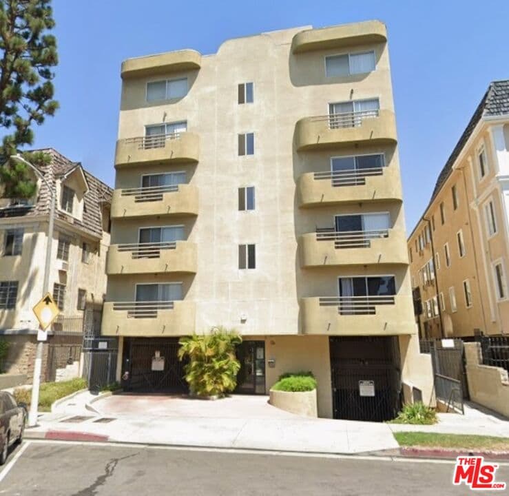 1 bd, 1 ba Apartment in Los Angeles, CA — $1,975/mo — photo 1
