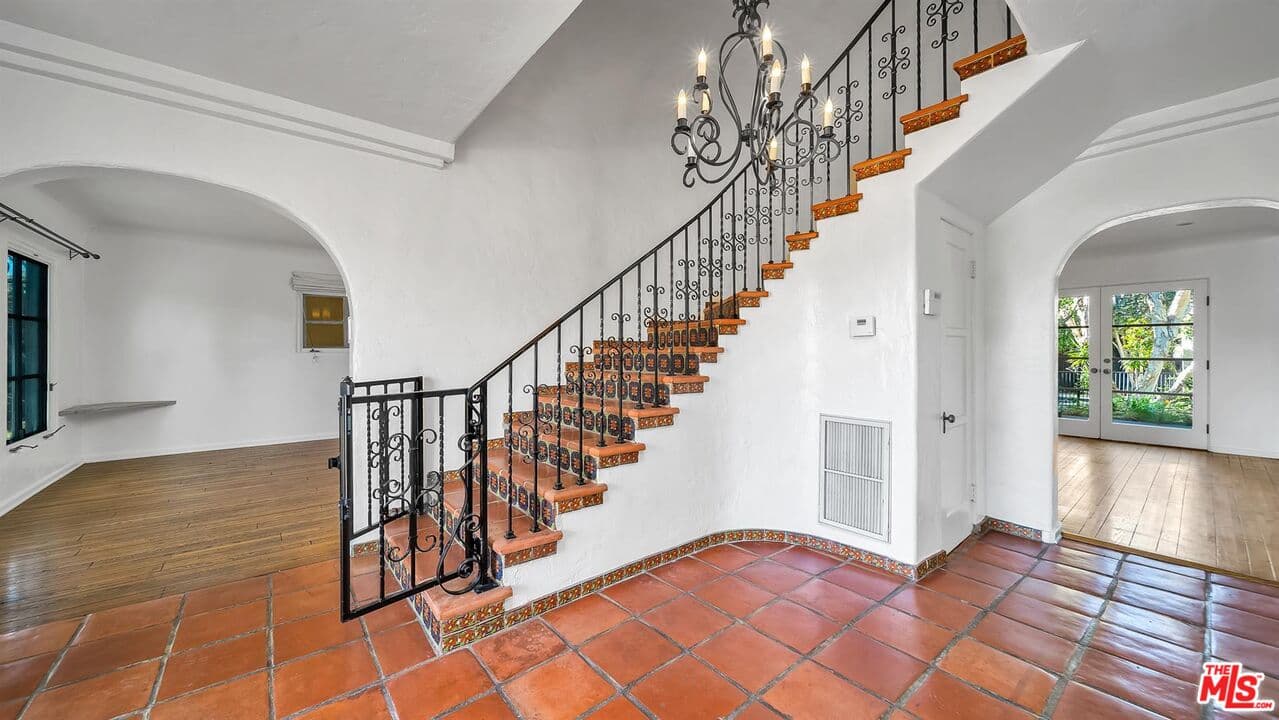 4 bd, 3 ba House in Beverly Hills, CA — $13,950/mo — photo 2