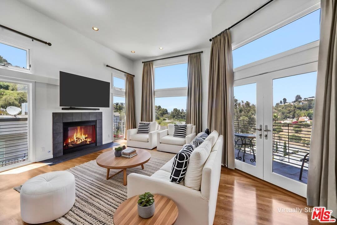 4 bd, 4 ba House in Los Angeles, CA — $8,950/mo — photo 1