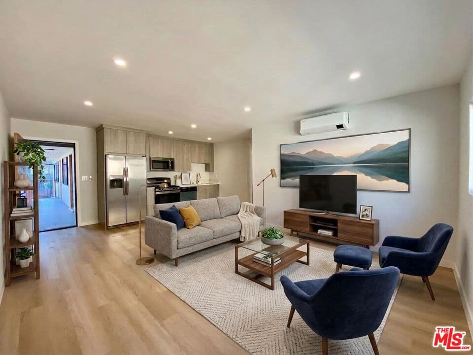 2 bd, 2 ba Apartment in Los Angeles, CA — $2,795/mo — photo 1