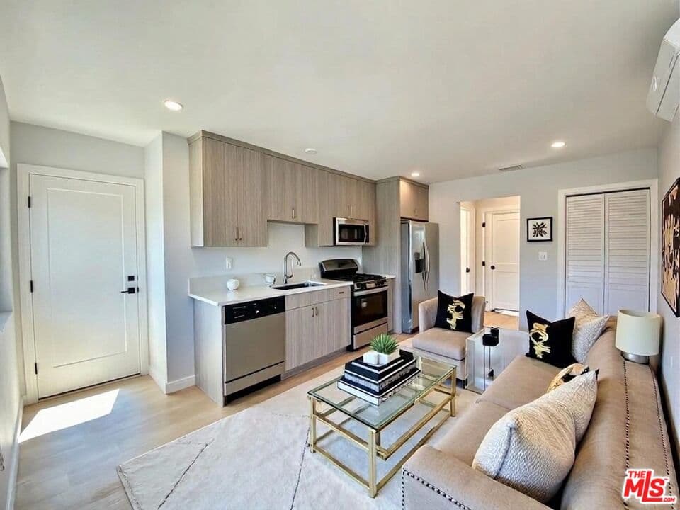 2 bd, 2 ba Apartment in Los Angeles, CA — $2,695/mo — photo 1