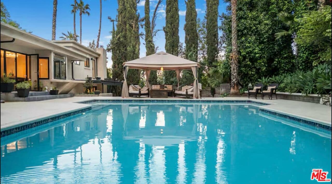4 bd, 4 ba House in Woodland Hills, CA — $15,500/mo — photo 2