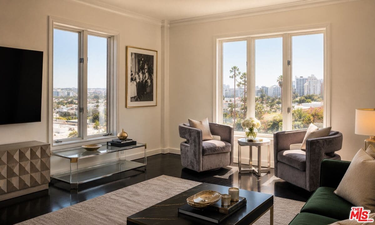 2 bd, 2 ba Condo in W Hollywood, CA — $7,950/mo — photo 2