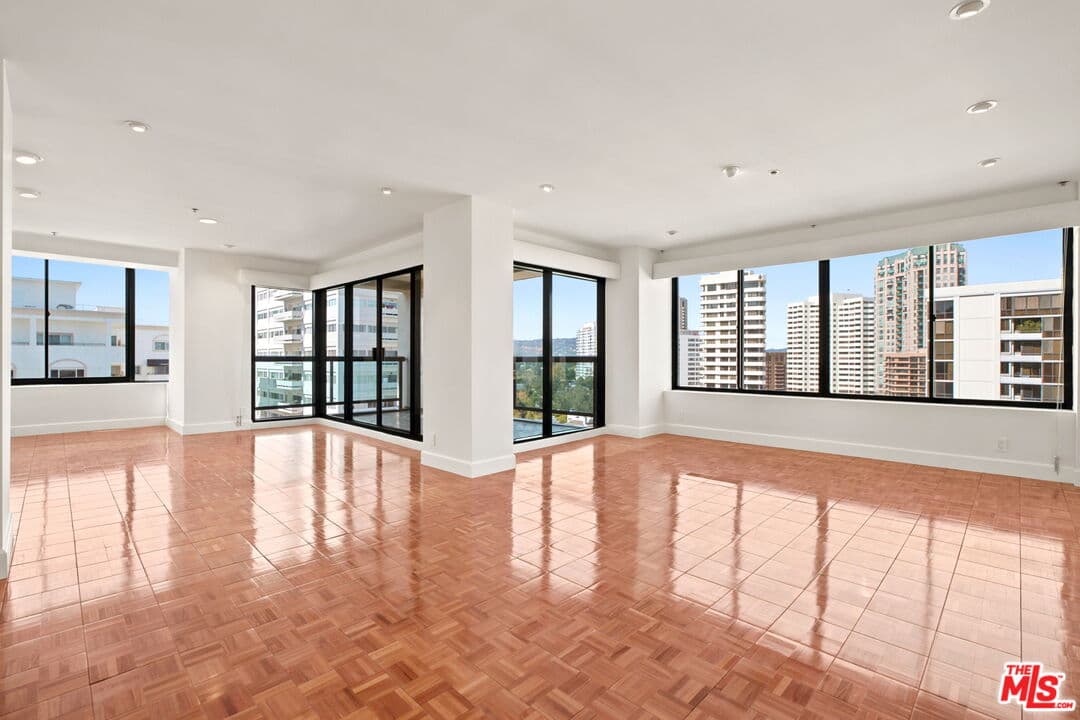 2 bd, 3 ba Condo in Los Angeles, CA — $8,900/mo — photo 2