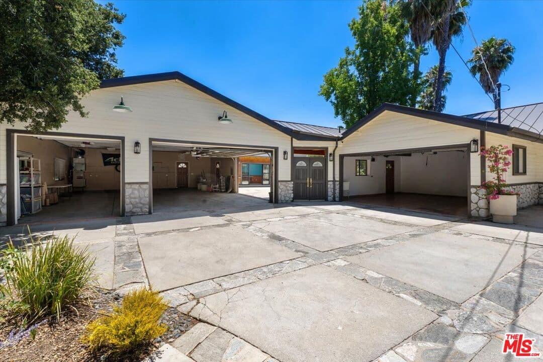 4 bd, 3 ba House in Los Angeles, CA — $10,600/mo — photo 1